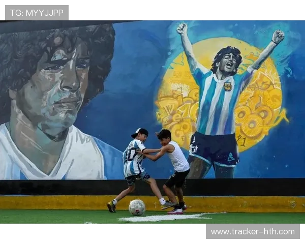 足球球星童年生活揭秘：从街头踢球到世界舞台的成长历程